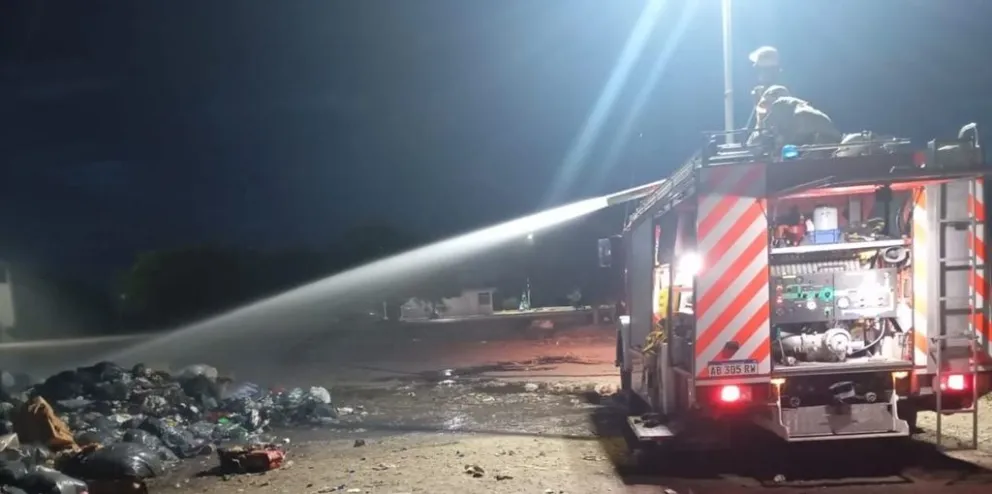 Los trabajos se extendieron durante varias horas hasta lograr que la zona quedara completamente asegurada. (Foto: BBVV Carpintería)
