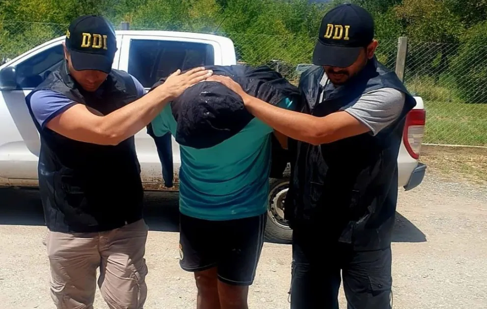 Traslado del detenido hacia la Alcaidia de Concarán. Foto Pol. de San Luis.