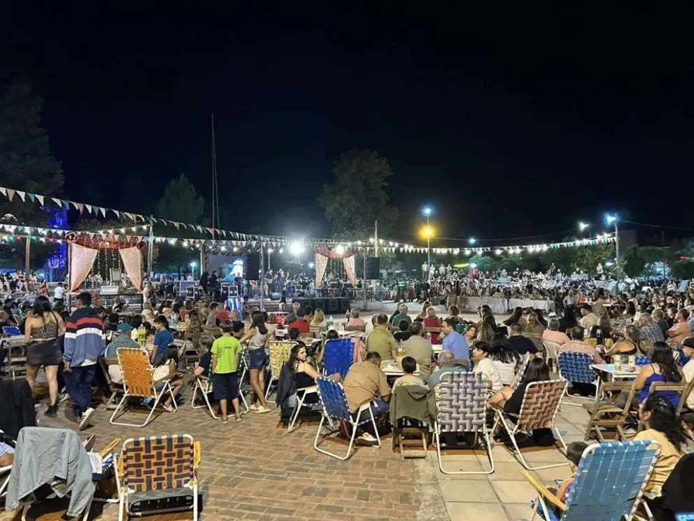 El próximo lunes 2 de febrero- desde las 21:30 horas- en la Plaza San Martín, La Paz celebrará su aniversario.