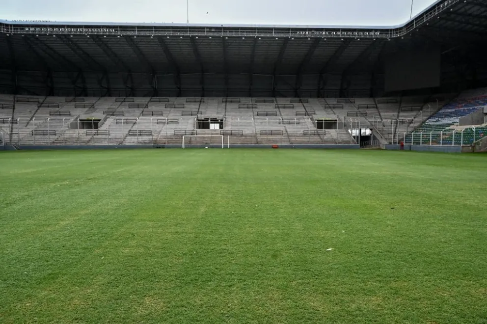 El Estadio Único La Pedrera de Villa Mercedes espera por River y Ciudad de Bolivar. 