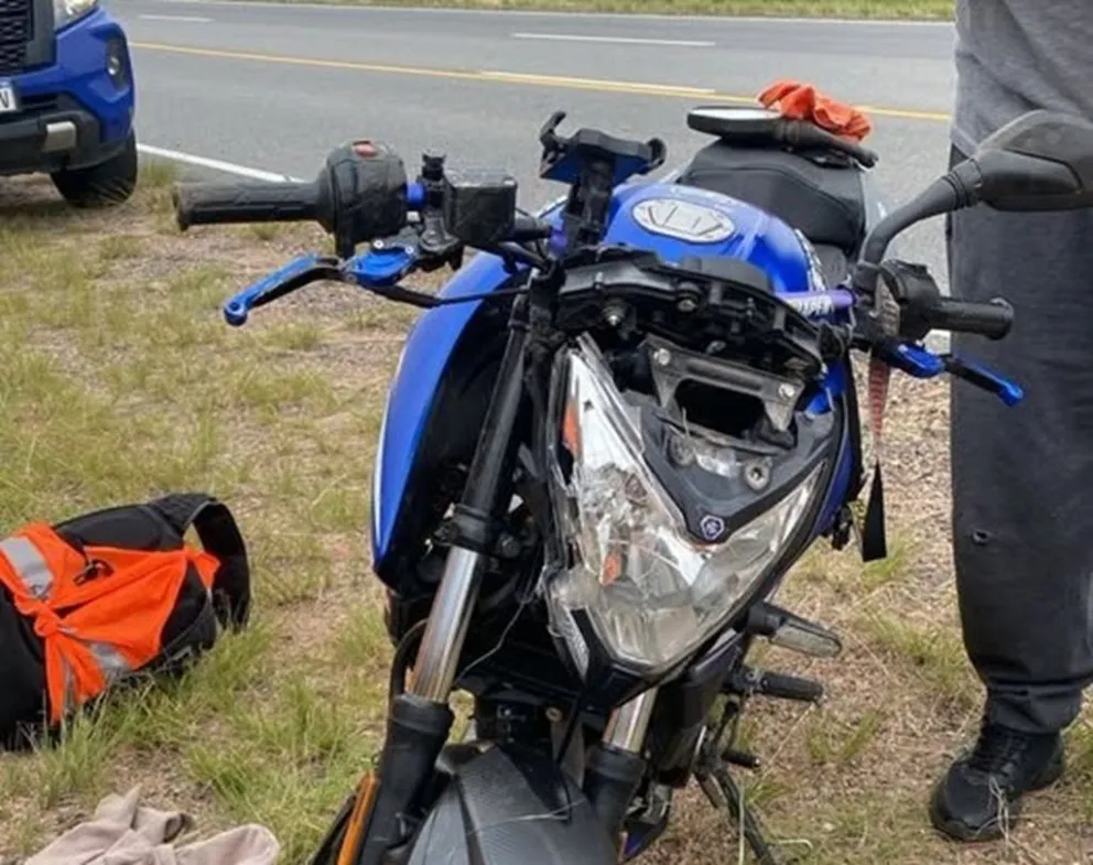 Un motociclista sufrió un accidente tras sufrir un despiste en el kilómetro 71 de la ruta Provincial E-34 de las Altas Cumbres.