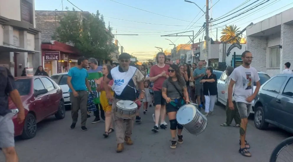 Marcha en Villa de Merlo por el centro histórico de la ciudad. 