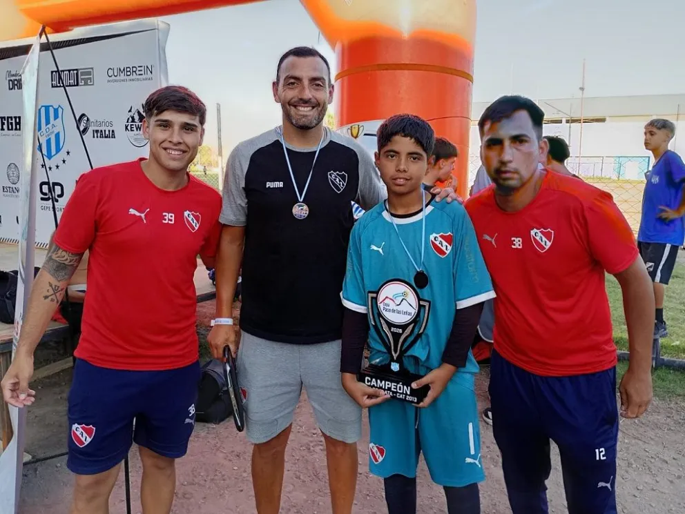 Eliseo Ortega brilló en la Copa Paso de Las Leñas y se consagró campeón con Independiente.