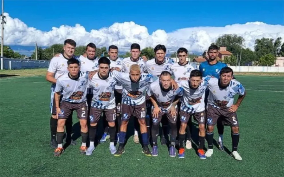 Dep. Los Molles eliminó a Pringles de Santa Rosa y ahora va ante Atlético Concarán (Foto: DSL)