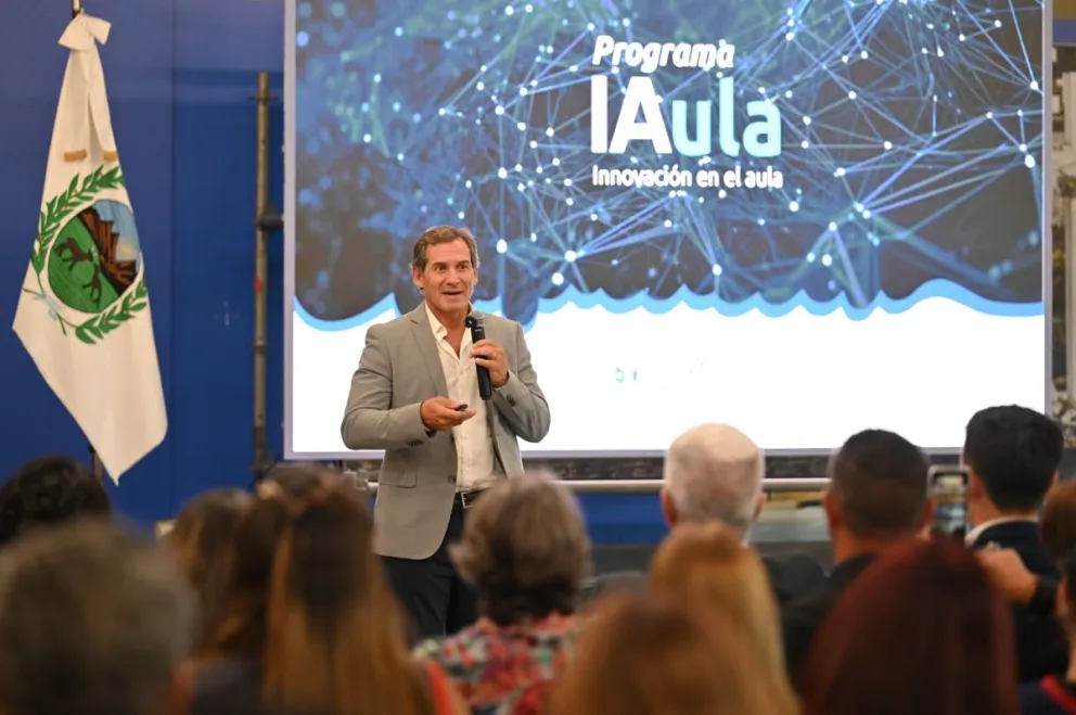 Es importante destacar que el enlace de inscripción se encuentra dentro de la web del ministerio de Educación, en el apartado ‘Diplomatura en IA’. Allí mismo, los interesados encontrarán una guía completa con preguntas frecuentes y el plan de estudio. 