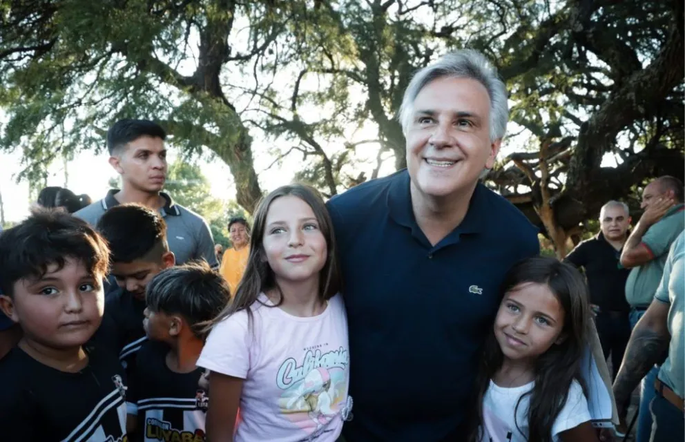 Llaryora anunció aportes económicos para obras en el departamento San Javier. (Foto: Prensa Gobierno de Córdoba) 