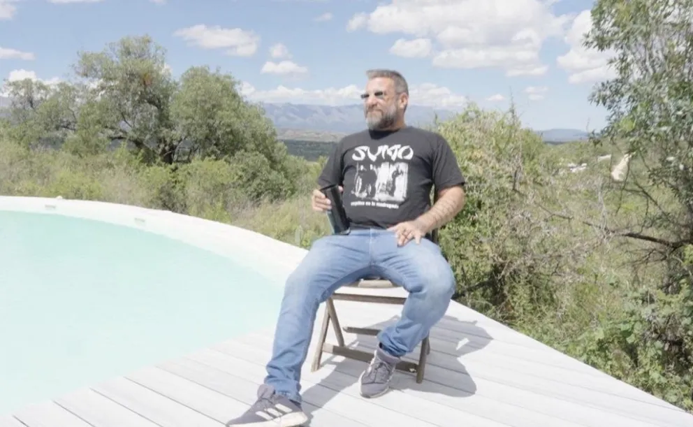 El cantante del grupo, Piti Fernández, explicó que la decisión de internarse varios días en un mismo lugar respondió a una necesidad artística. (Foto: Cosquín Rock Radio)