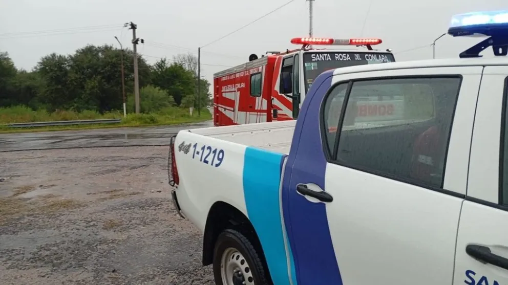 Ante la lluvia regsitrada, la Comisaría Distrito 25 de Santa Rosa del Conlara dispuso desde horas tempranas la implementación de un operativo preventivo. (Foto: Aljaba 360)
