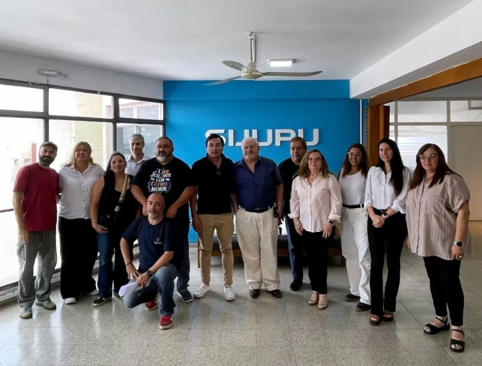 Gremios se unen para reclamar ante el gobierno provincial.