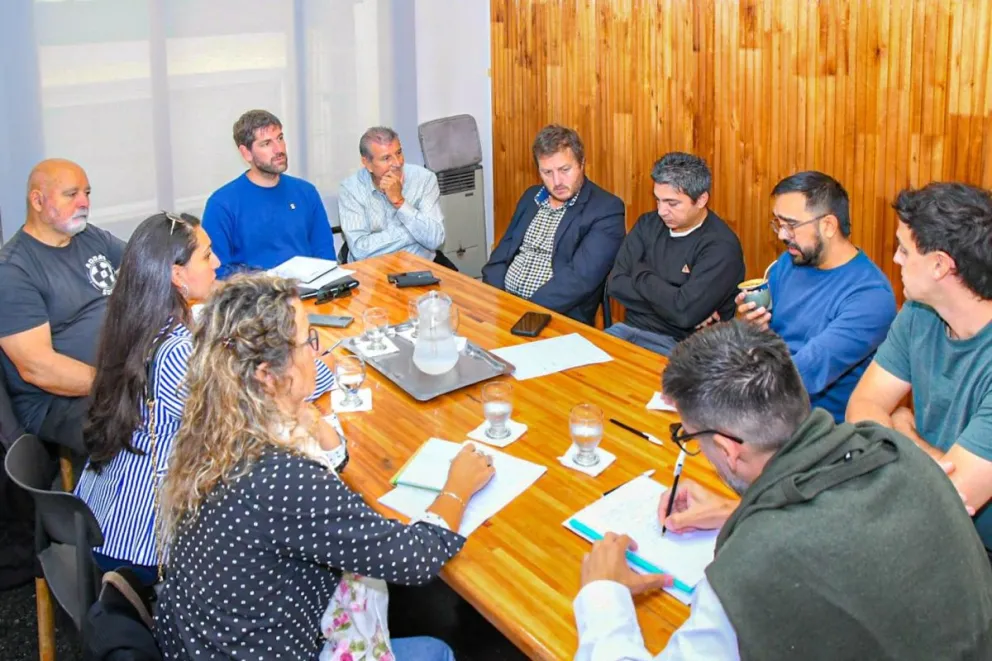 Reunión entre la municipalidad y la cooperativa de Agua de Merlo.