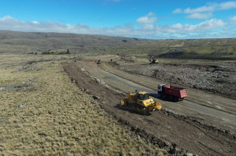 La pavimentación del nuevo camino de las Altas Cumbres suma frentes de obra en la Ruta Provincial 28. (Foto: Prensa Gobierno de Córdoba)