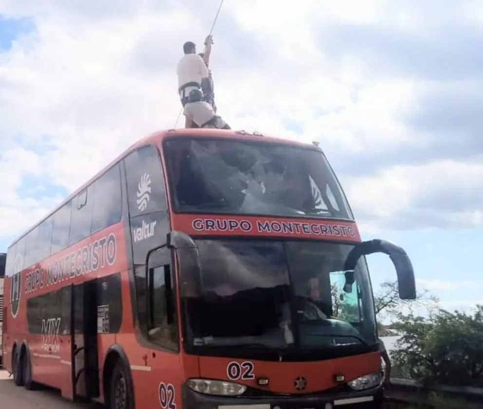 Dos personas resultaron heridas tras un accidente en tirolesa.