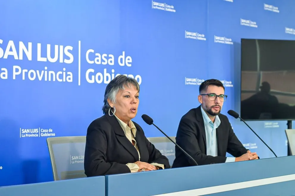 En la mañana de este jueves, el intendente de la Villa de Merlo, Leonardo Rodríguez, participó de una conferencia de prensa en Terrazas del Portezuelo.