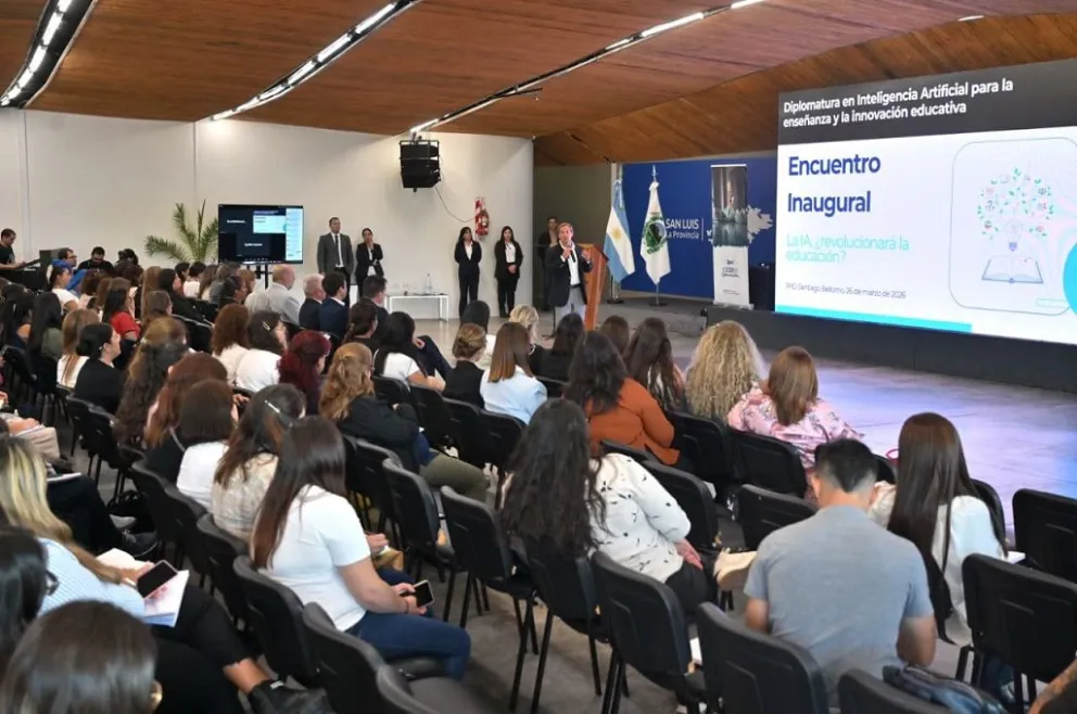 El gobernador Poggi participó de la clase junto con los docentes y directivos de toda la provincia.