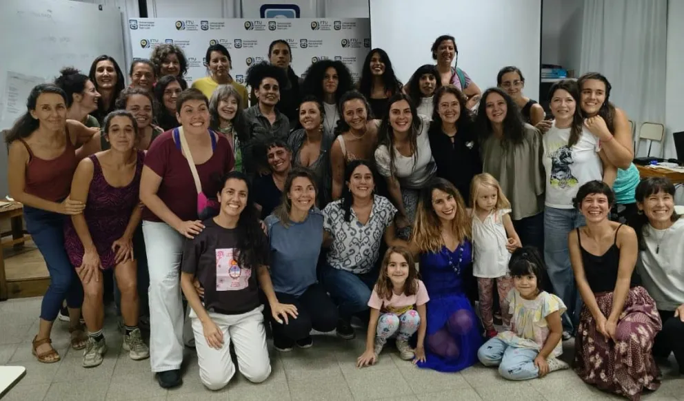 Festival Feminista en la sede de la Facultad de Turismo y Urbanismo.