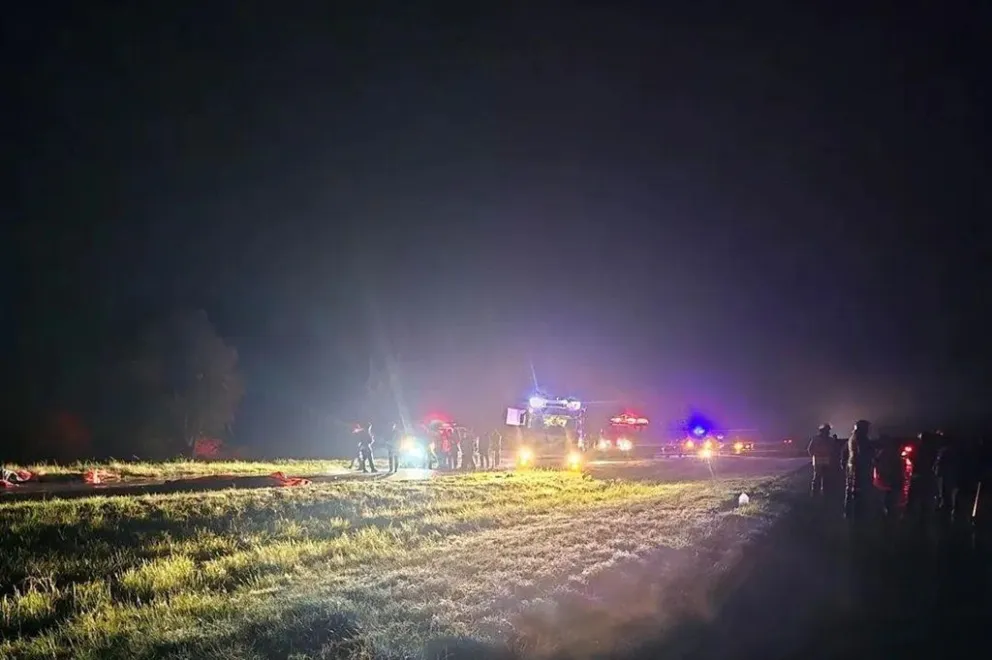 En el operativo intervinieron dos dotaciones de bomberos con un total de ocho efectivos, además de personal policial y de salud.