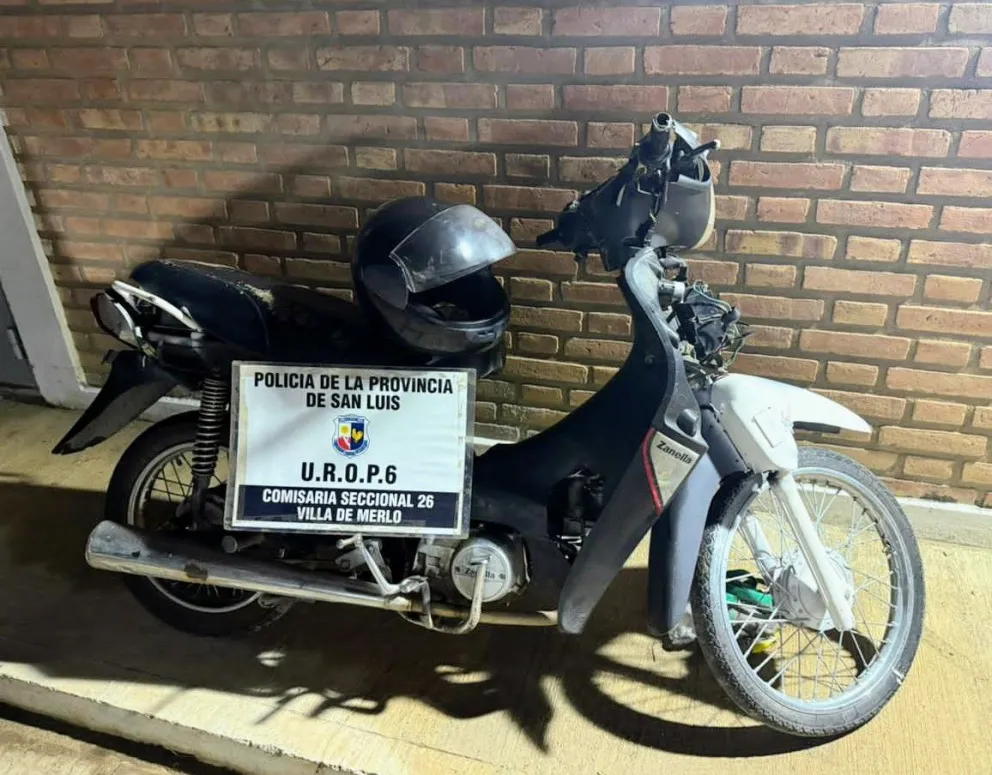 La moto recuperada por la policía.