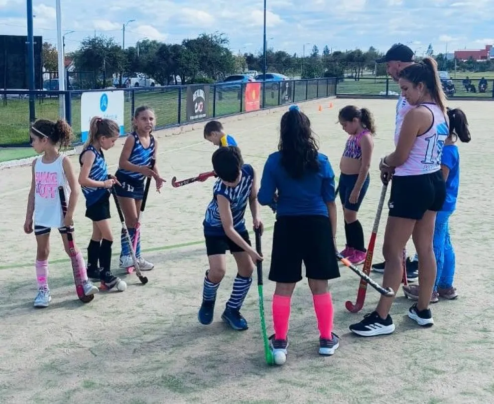 El predio de Alerces Hockey Club fue escenario de un encuentro de divisiones formativas.