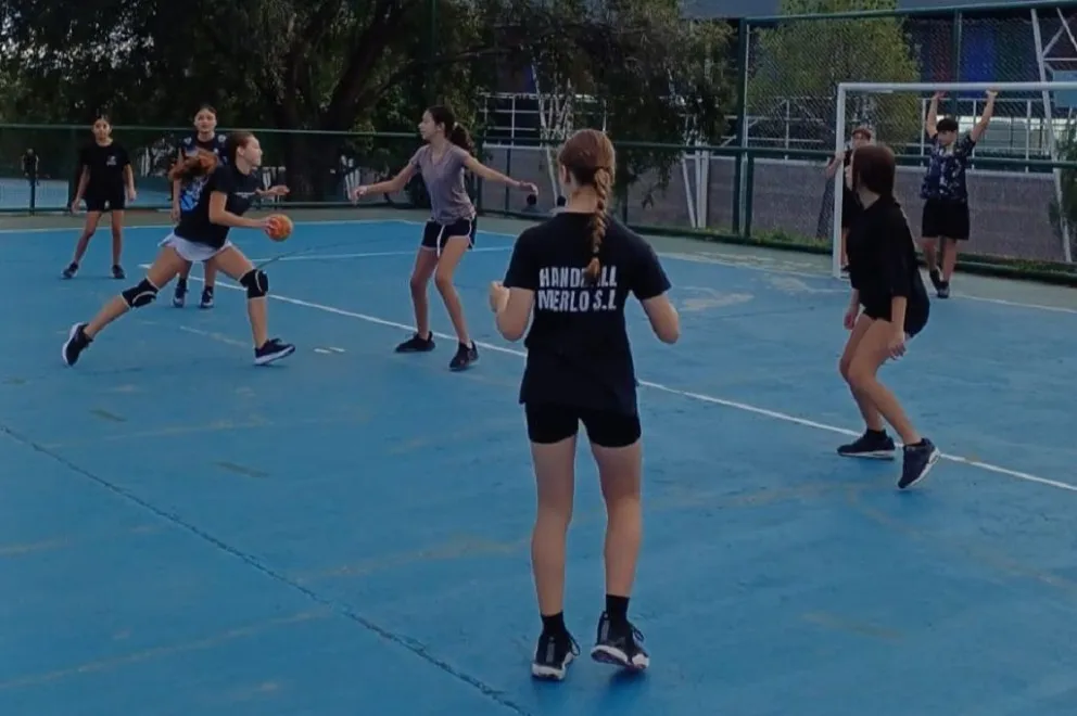 De lunes a sábados, diversas áreas desarrollan iniciativas deportivas, culturales, educativas, artísticas y recreativas desde las 8:00 hasta las 23:00.