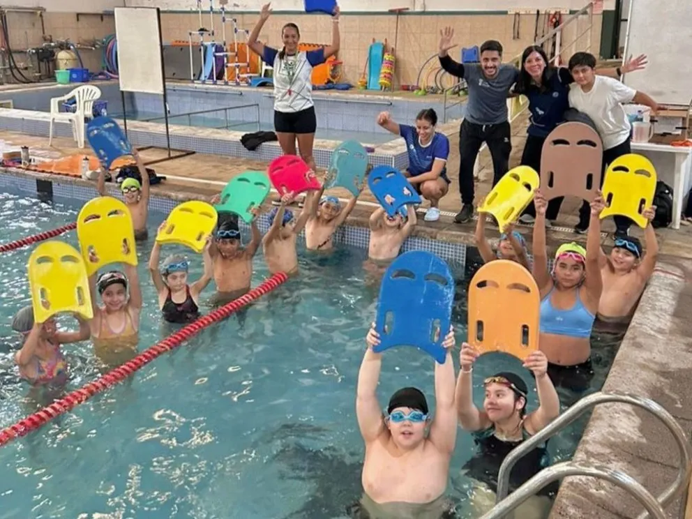 El programa cuenta con 10 piletas habilitadas (tanto públicas como privadas) distribuidas en varias localidades.