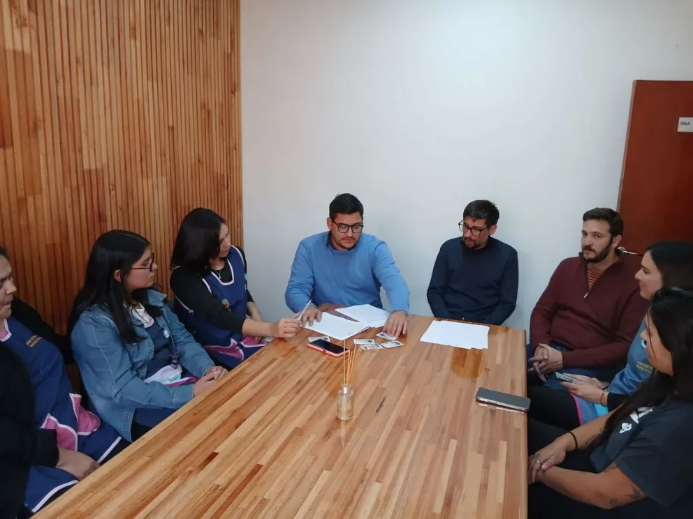 El Jardín Maternal Municipal Duendes del Sol concretó un importante avance institucional al conformar, por primera vez desde su creación, una Asociación Cooperadora formalmente constituida y con personería jurídica.
