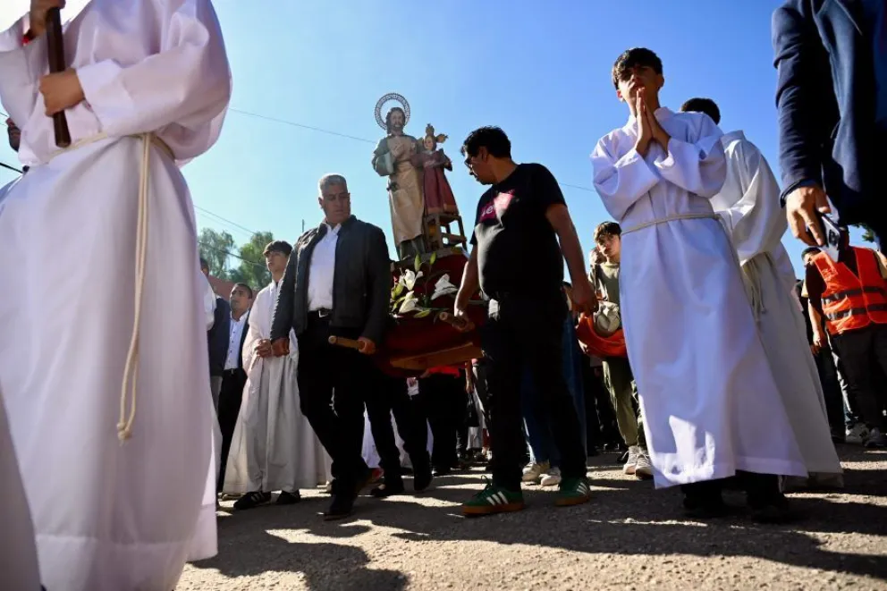 La Capital de la Fe recibió a peregrinos de todo el país que llegaron hasta los pies del Santo Cristo para depositar sus necesidades, dolores y agradecimientos.
