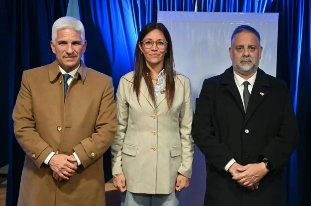 El gobernador Claudio Poggi acompañó a Cristina Vallejo en la asunción como intendenta de Potrero de los Funes junto al vicegobernador Ricardo Endeiza.