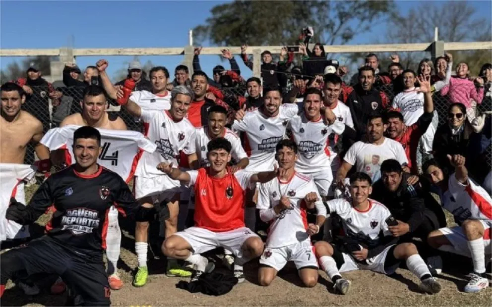La gran sorpresa de los Octavos fue la clasificación de Estrella Roja de Candelaria. (Foto: DSL)
