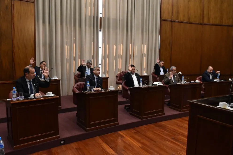 El Senado durante la votación de la Ley de Ministerios que envió el Ejecutivo provincial.
