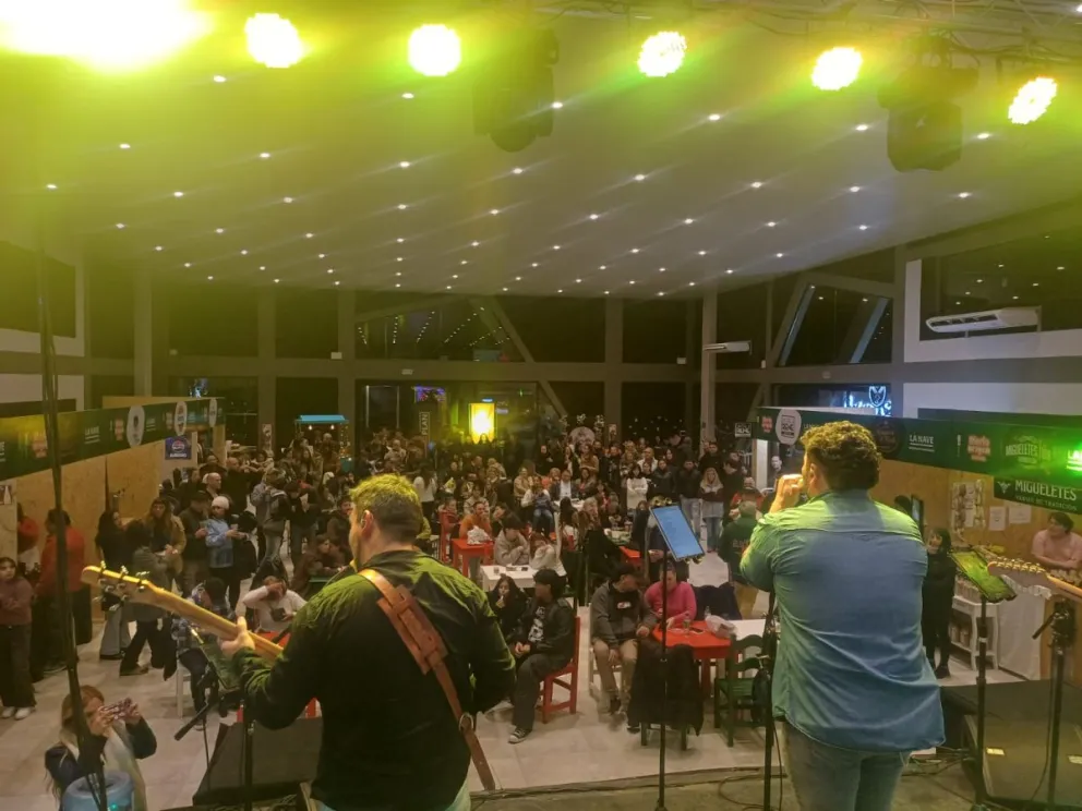 El Merlo Origen Festival – Edición Otoño comenzó este viernes en la Villa de Merlo con una destacada convocatoria de público