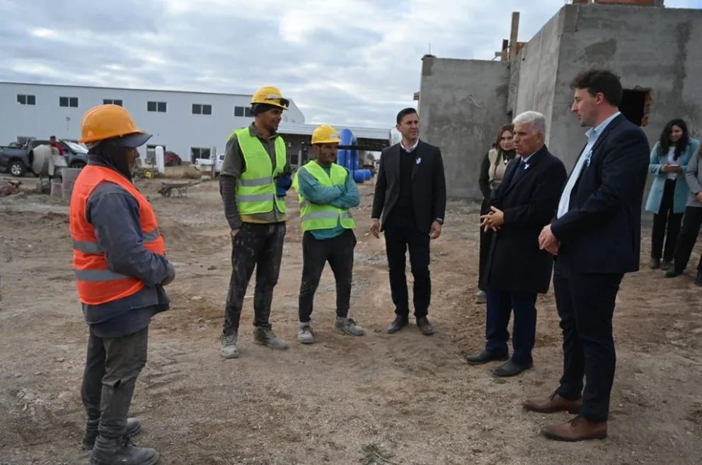 El gobernador confirmó que el 6 de noviembre entregarán viviendas en Villa del Carmen y Papagayos.