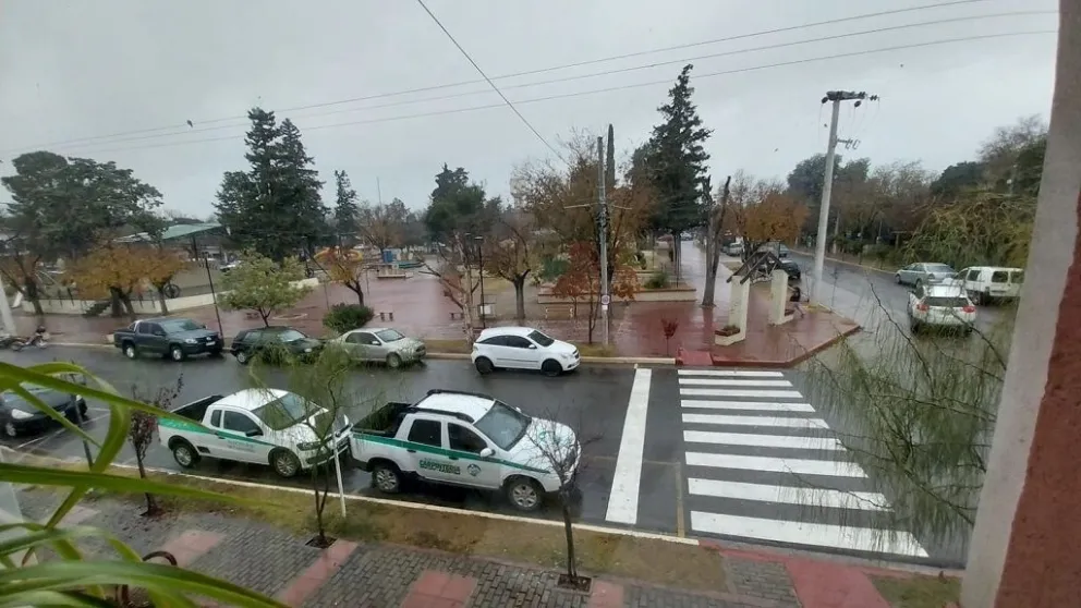 El Municipio de Carpintería comenzó con la demarcación de sendas peatonales.