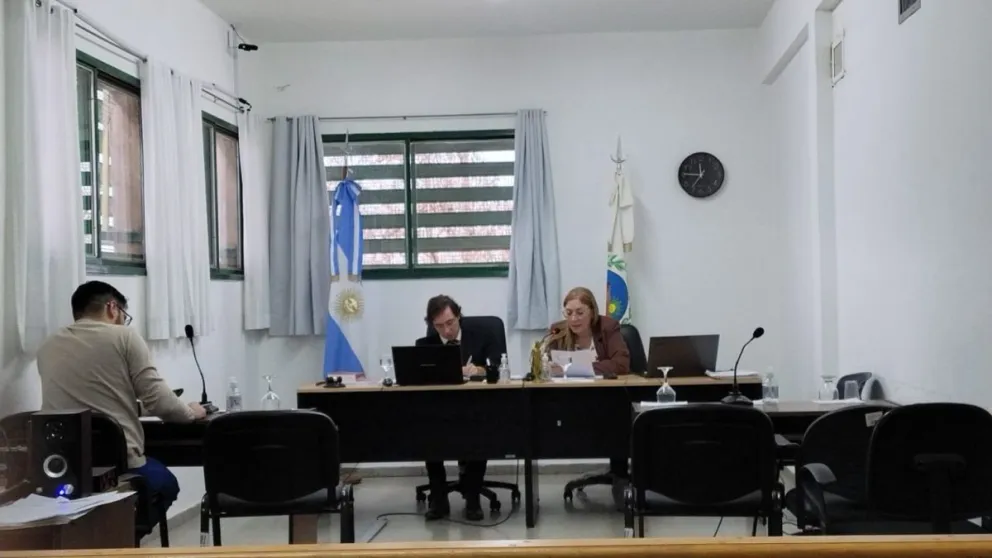 Elevan a juicio la causa de la ex policía acusada de cobrar $8 millones para evitar un falso procedimiento