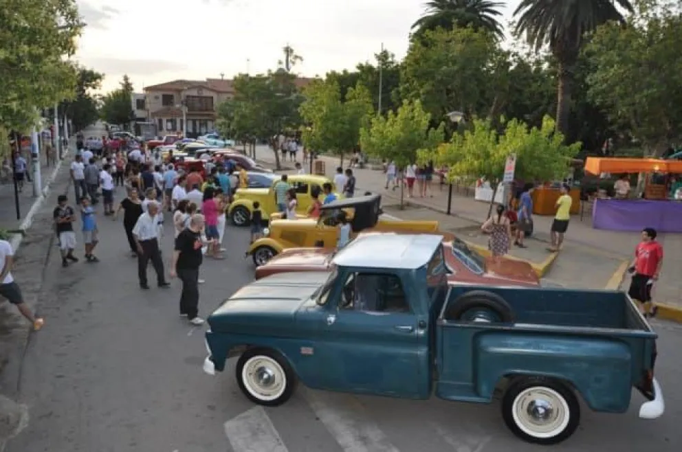 El evento tendrá lugar entre las 14:00 y las 16:30 y reunirá vehículos clásicos y de colección en una propuesta abierta a toda la comunidad. 