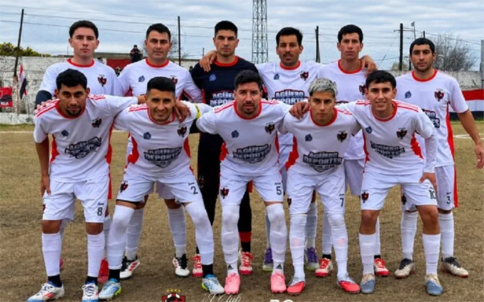 Estrella Roja de Candelaria volvió a vencer a Sportivo Mercedes y jugará la final Defensores de Belgrano de Justo Daract. 