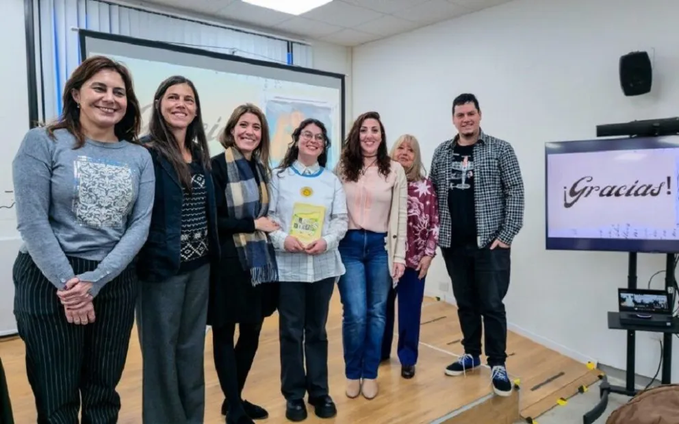 María Milagros Bramardo obtuvo 10 en la defensa de su Trabajo Final y se graduó como Licenciada en Artes Visuales. 