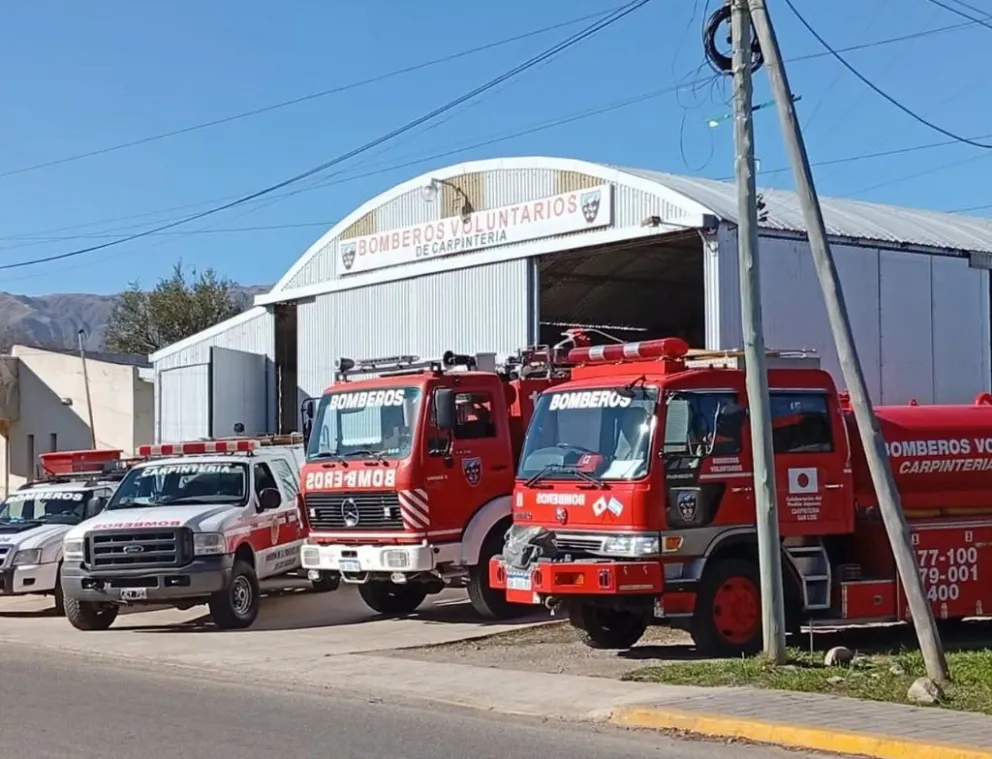El Municipio de Carpintería otorgó $2 millones a Bomberos Voluntarios. (Foto: Municipalidad de Carpintería)