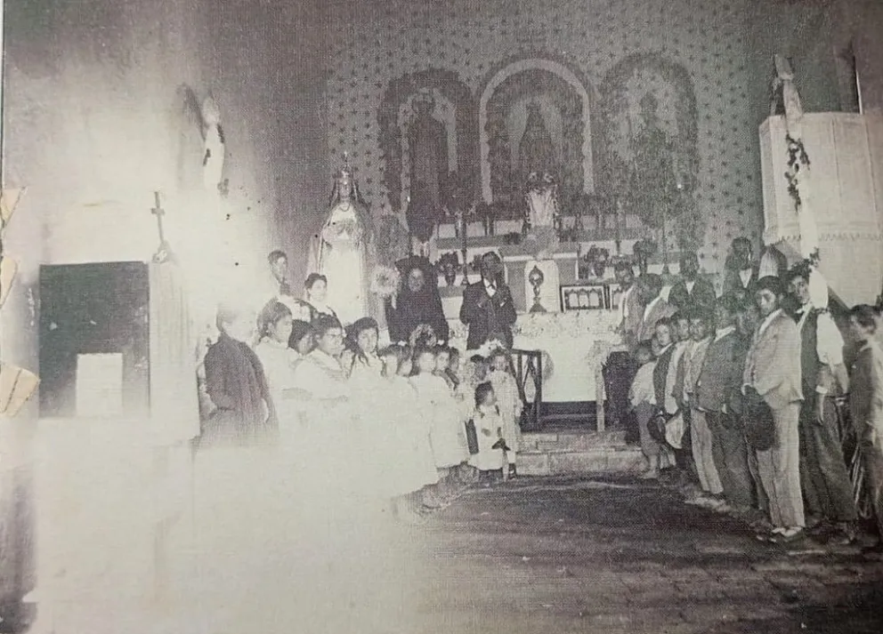 Vista interior de la Capilla Histórica del año 1892. (Merlo Reseña Historica de Tránsito Zalazar Palacio)