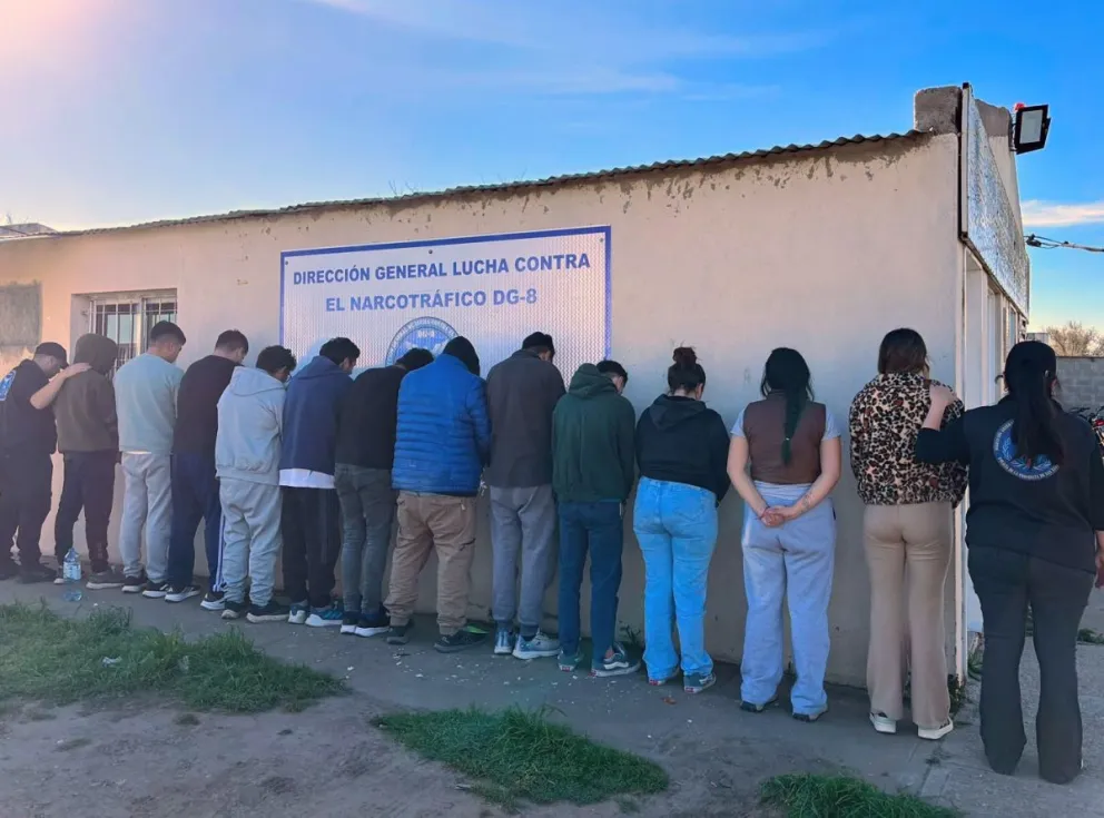 Este jueves se realizó una audiencia ante el Juzgado Federal de Villa Mercedes y posteriormente se ordenó que las 13 personas fueran trasladadas al Servicio Penitenciario Provincial. Foto Pol. de San Luis