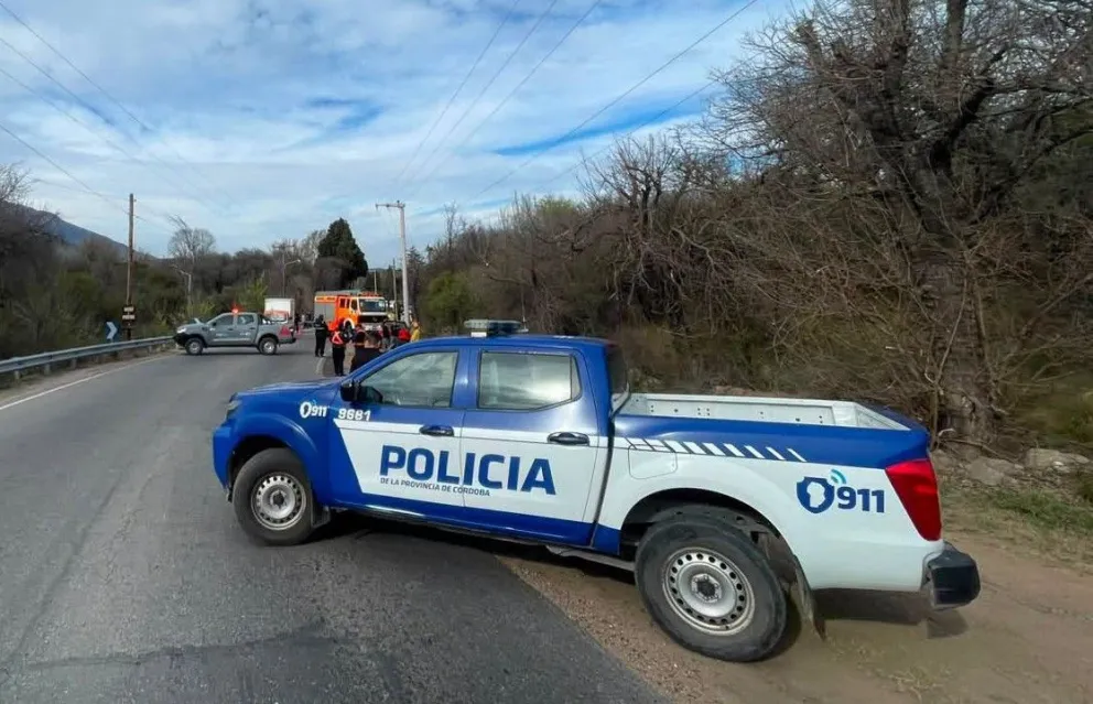 Una motocicleta Bajaj Rouser de 200 cc colisionó frontalmente con dos vehículos. (Foto Policía de Córdoba)