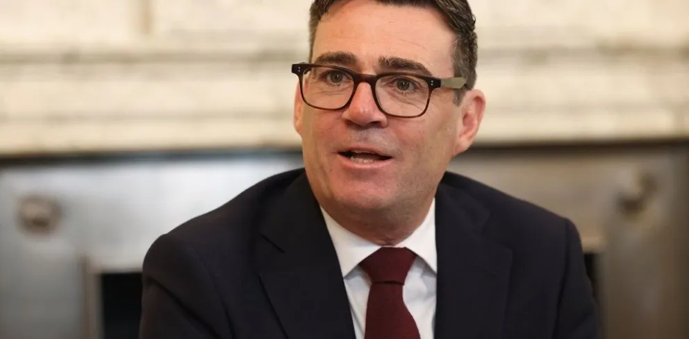 El premier británico Andy Burnham.