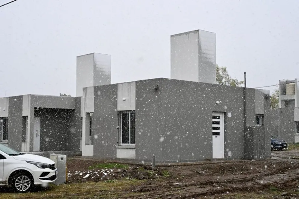 La nieve acompañó una jornada cargada de emoción para las familias adjudicatarias.