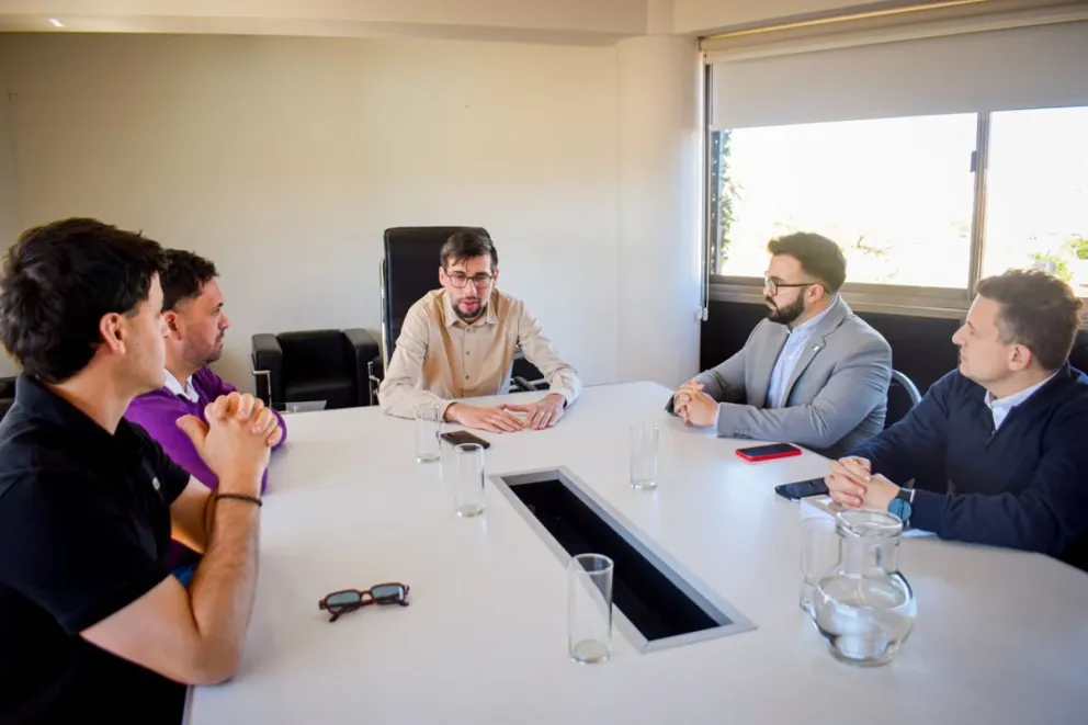 Merlo vuelve a buscar asesoramiento en Córdoba para otra decisión estratégica de la ciudad