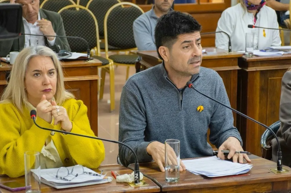 Franco Miranda, de la Fuerza del Imperio del Sur, señala que es necesario informar a la gente las condiciones de los créditos. (Foto: Puntal)