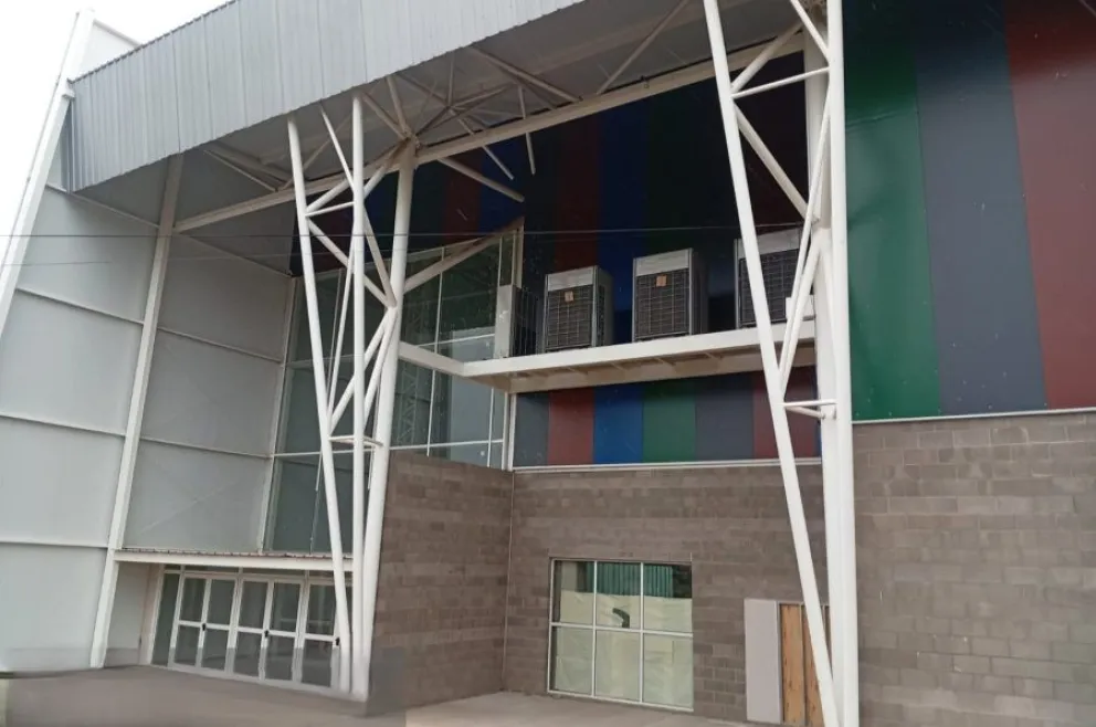 La obra del Polideportivo Cubierto del Parque Recreativo de Villa de Merlo contará con espacios para la práctica de fútbol, básquet, vóley y handball.
