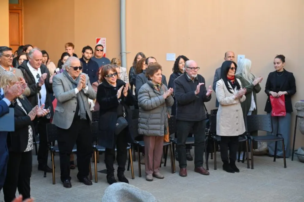 En San Luis, el Museo ‘Dora Ochoa de Masramón’ y la Biblioteca Provincial ‘Juan Crisóstomo Lafinur’ constituyen dos pilares en la comunidad que cumplen esa función de símbolos culturales.