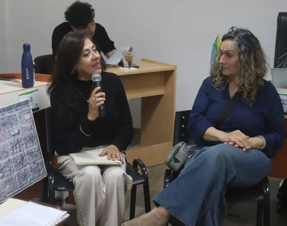 Las vecinas reclamaron además precisiones sobre los efectos que tendrá la nueva sede sobre el tránsito y la seguridad de peatones, y preguntaron si fue evaluada la cercanía de un desagüe cloacal. Foto HCD