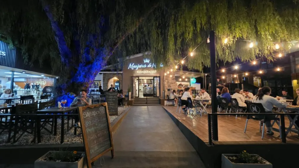 Manjares de Merlo se oficializó como Casa de Té & Restó, ampliando su propuesta gastronómica para acompañarte en cualquier hora del día. 