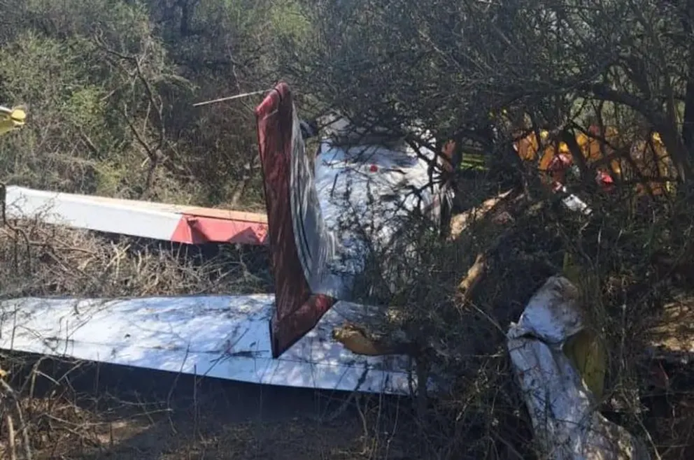 Accidente de una avioneta Piper en el aeródromo de barrio Coronel Olmedo, Córdoba. (Foto: La Voz)