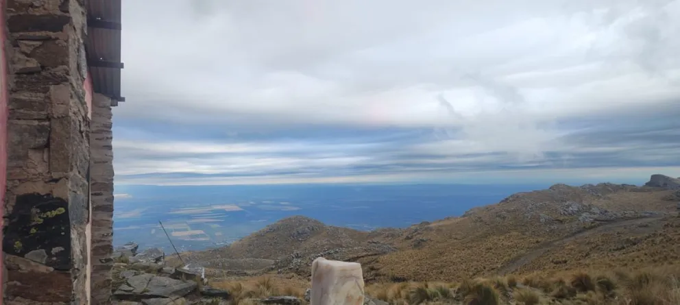 La nubosidad se mantendrá abundante y variable, aunque se esperan algunos momentos de sol durante el día.